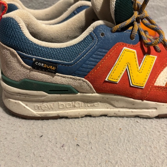 New Balance Colorful Unisex Sneakers GR997HCZ Size 5 - Picture 8 of 8